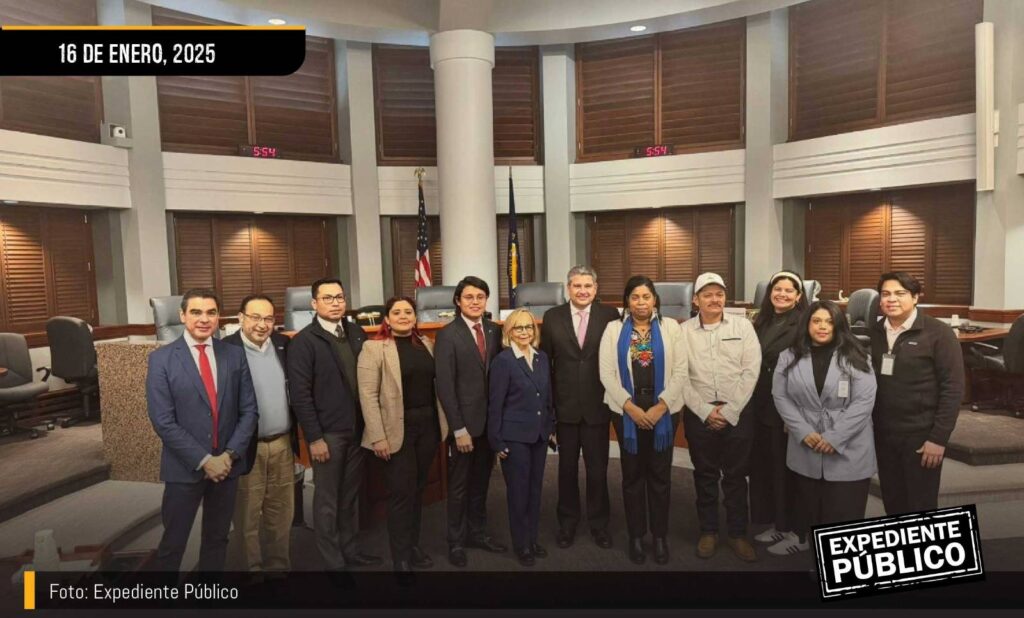 Grupo de nicaragüenses que brindaron su testimonio en la audiencia en la Oficina del Representante de Comercio de los Estados Unidos